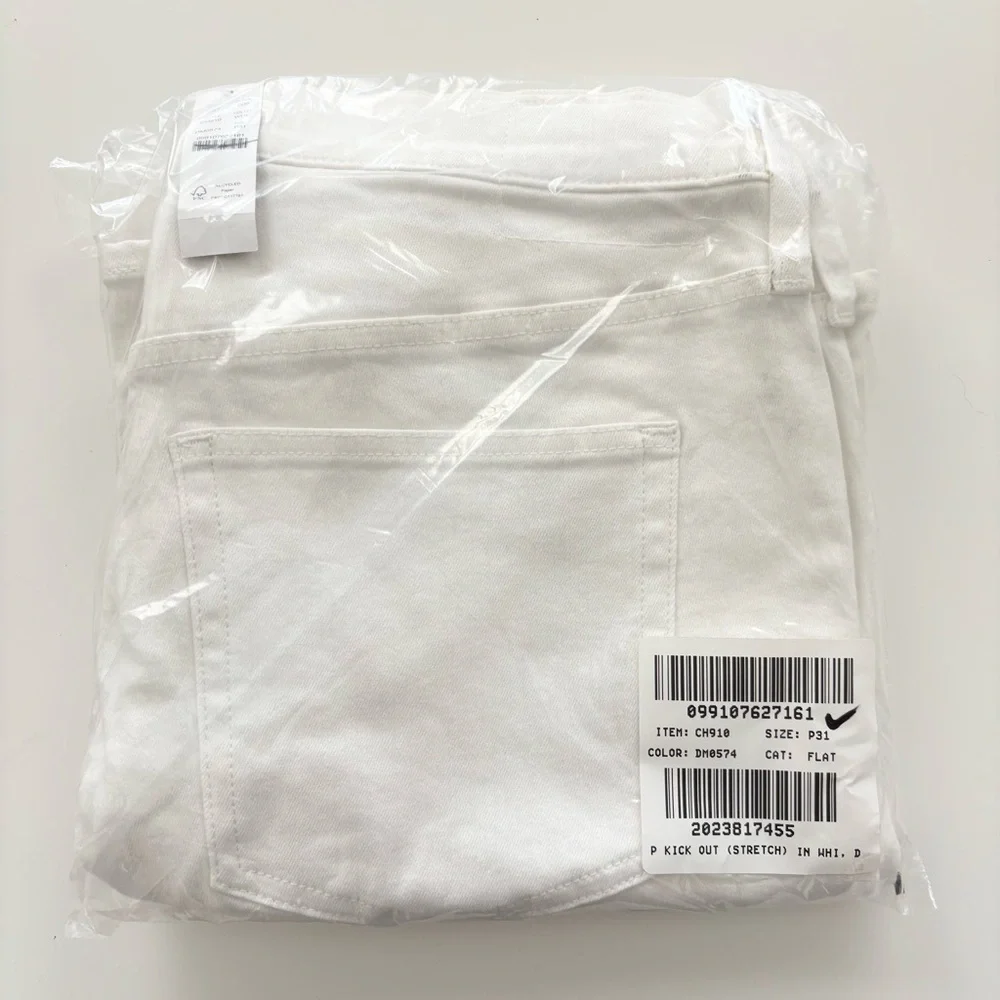 NWT J. Crew Petite High-rise Kickout Jean White